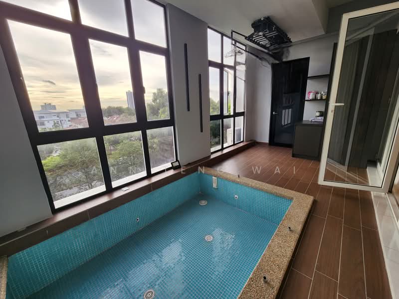Vila Berkembar untuk Dijual di Bandar Puteri Puchong (Puchong) - Wai Ann Teng - Pool - PropertyGuru.com.my