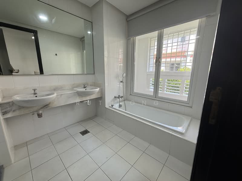 Ariza Seri Tanjung Pinang untuk Untuk Disewa - RM 5,000 /bulan, Mac 2026 - Bathroom - PropertyGuru.com.my