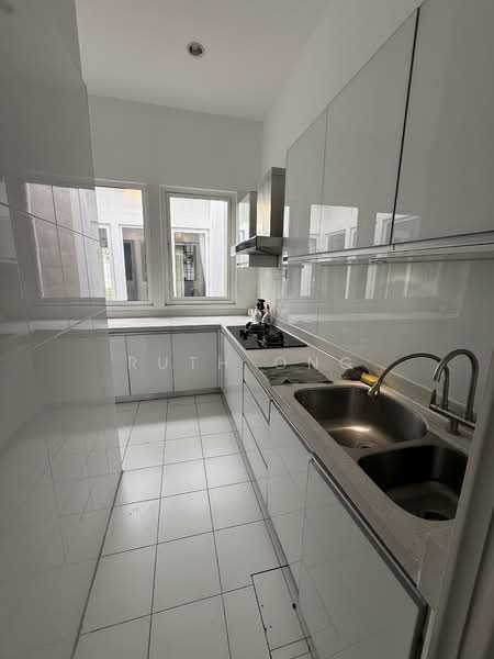Ariza Seri Tanjung Pinang untuk Untuk Disewa - RM 5,000 /bulan, Mac 2026 - Kitchen - PropertyGuru.com.my