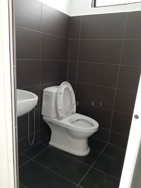 Factory for Rent in Kepong Entrepreneurs Park (Batu) - Eraine EL - Bathroom - PropertyGuru.com.my