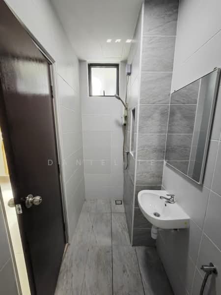 Service Residence for Rent at D'Summit Residences - Daniel Tey - Bathroom - PropertyGuru.com.my