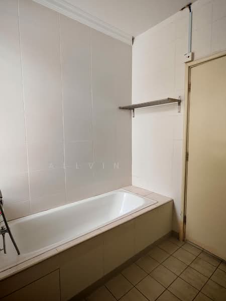 2.5-storey Terraced House for Sale in Taman Esplanad (Bukit Jalil) - Allvin Teh - Bathroom - PropertyGuru.com.my