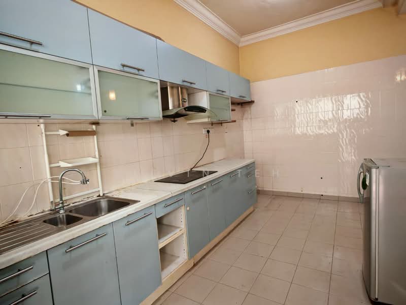 2.5-storey Terraced House for Sale in Taman Esplanad (Bukit Jalil) - Allvin Teh - Kitchen - PropertyGuru.com.my