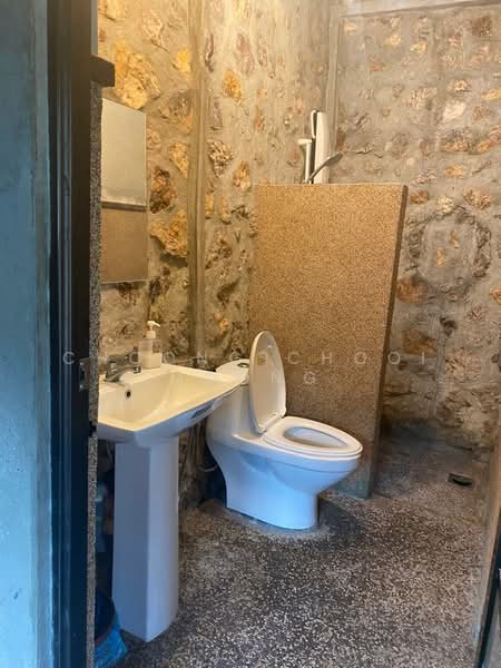 Agricultural Land for Sale in Broga (Lenggeng) - Choong Chooi Hoong - Bathroom - PropertyGuru.com.my