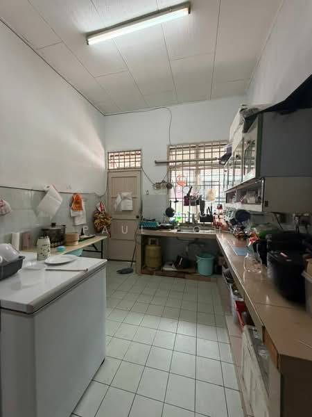 Taman Nusa Bestari 2 untuk Untuk Dijual - RM 580,000, Apr 2026 - Kitchen - PropertyGuru.com.my