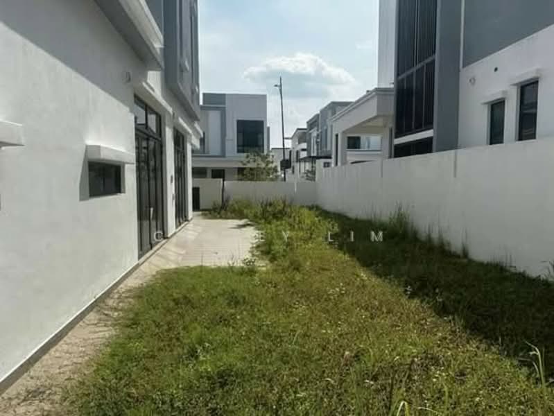 Bungalow for Sale in Alam Nusantara (Setia Alam) - Cassey Lim - Exterior - PropertyGuru.com.my