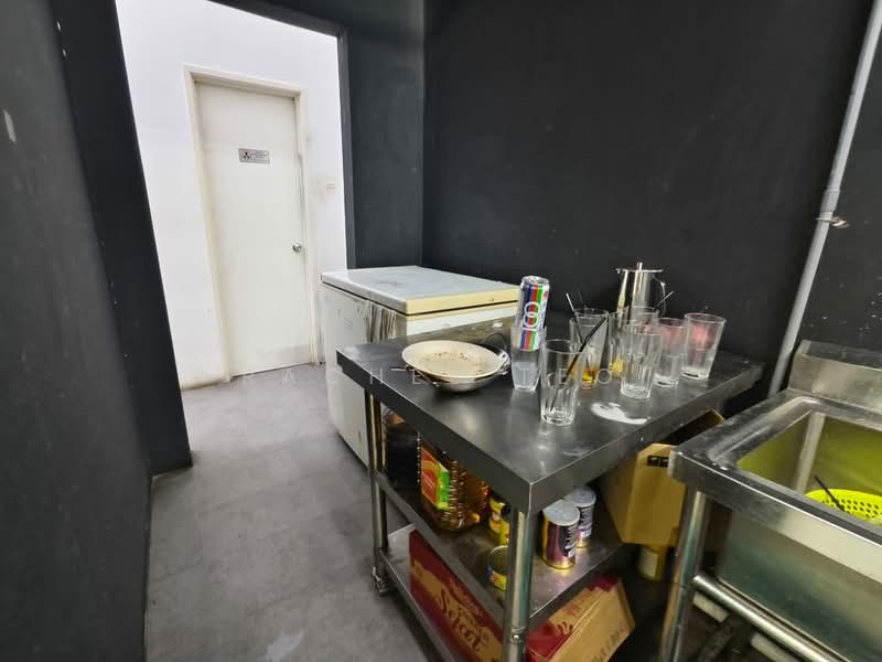 Shop for Rent in Setia Tropika (Johor Bahru) - Rachel Teo - Kitchen - PropertyGuru.com.my