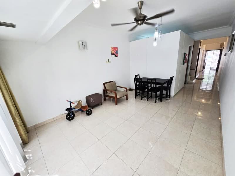 Townhouse for Sale in Kuala Lumpur (Kuala Lumpur) - Yannie Wong - Living Room - PropertyGuru.com.my