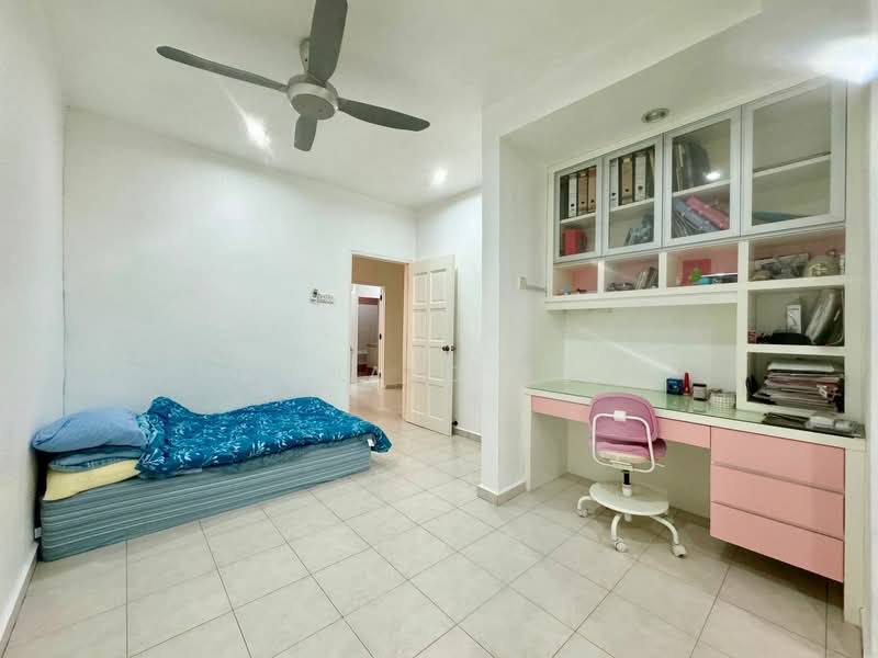 Facing Garden Renovated Extended Terrace untuk Untuk Dijual - RM 930,000, Mac 2026 - Bedroom - PropertyGuru.com.my