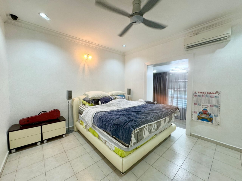 Facing Garden Renovated Extended Terrace untuk Untuk Dijual - RM 930,000, Mac 2026 - Bedroom - PropertyGuru.com.my