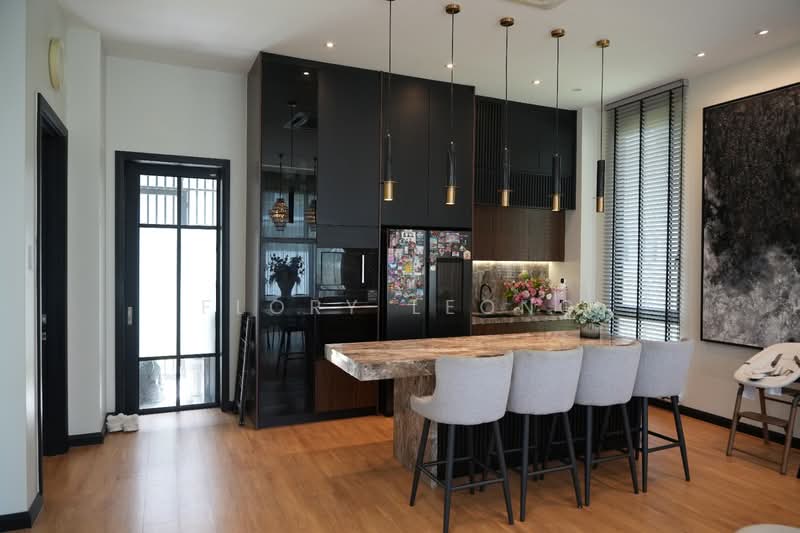 Bungalow for Sale in Telok Panglima Garang (Selangor) - Flory Leong - Kitchen - PropertyGuru.com.my