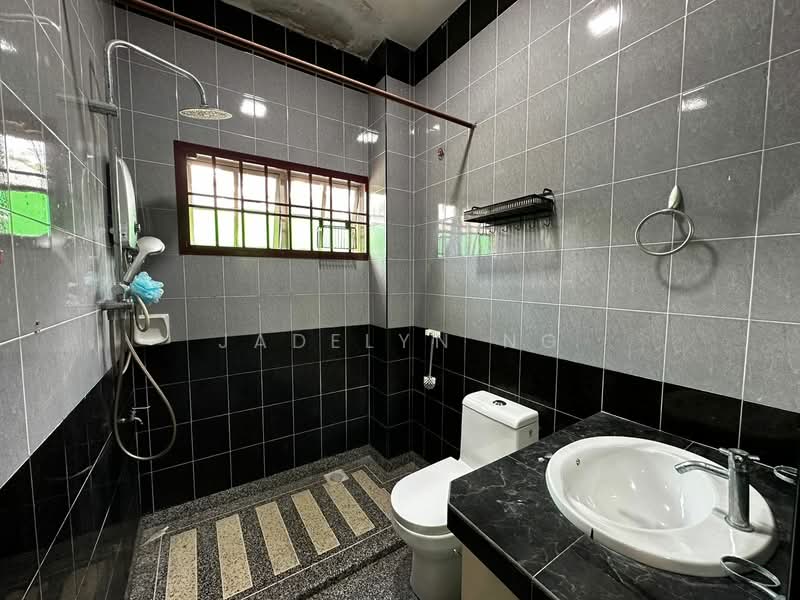 2-storey Terraced House for Rent in Bandar Putra (Kulai) - Jadelyn Ng - Bathroom - PropertyGuru.com.my
