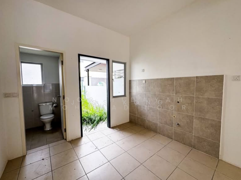 2-storey Terraced House for Sale in Seremban 2 (Negeri Sembilan) - Jess Kong - Bathroom - PropertyGuru.com.my
