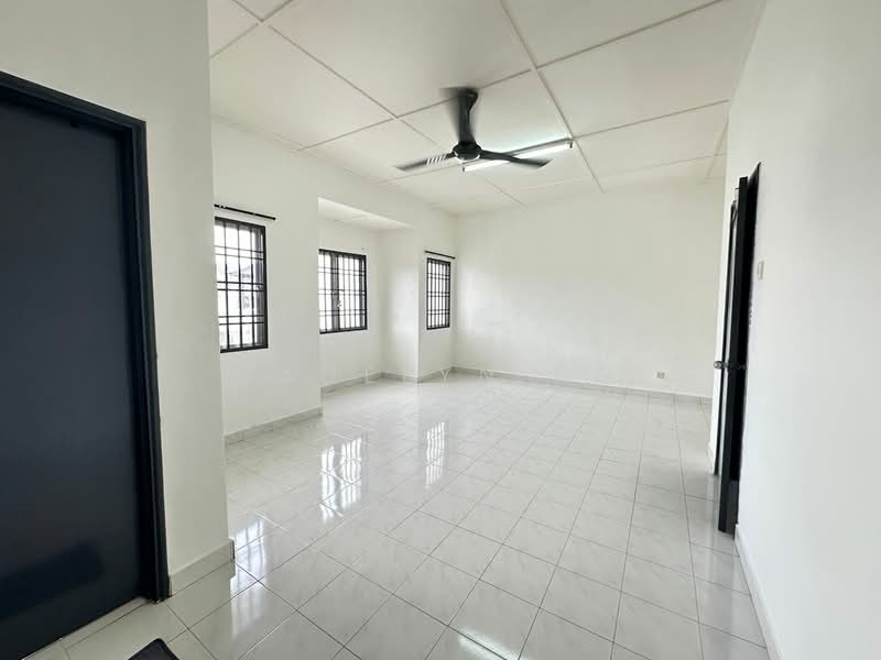 Kulai Kulai Kulai untuk Untuk Disewa - RM 2,100 /bulan, Mac 2026 - Living Room - PropertyGuru.com.my