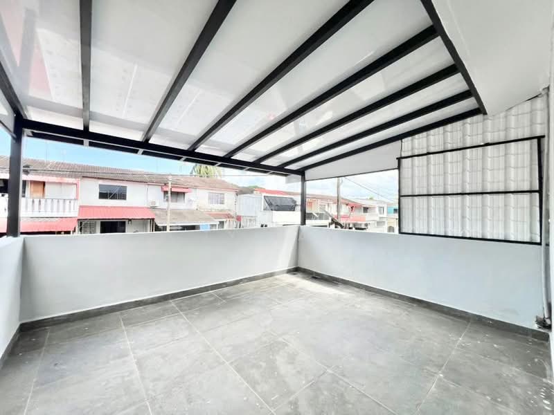 Rumah Teres 2 Tingkat untuk Dijual di Johor Bahru (Johor) - Ty Tan - Balcony - PropertyGuru.com.my