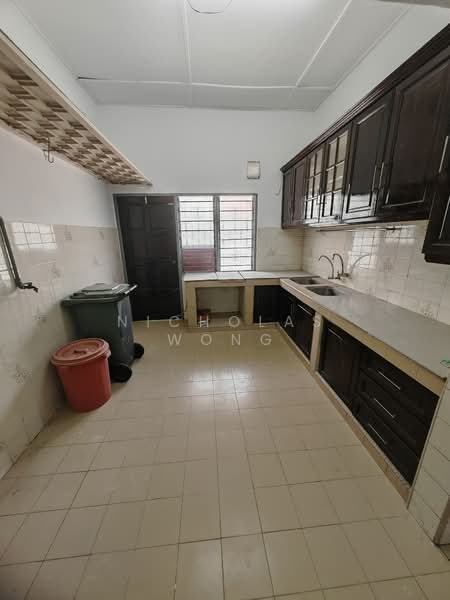 1.5-storey Terraced House for Rent in Taman Kepong Baru (Batu) - nicholas wong - Kitchen - PropertyGuru.com.my