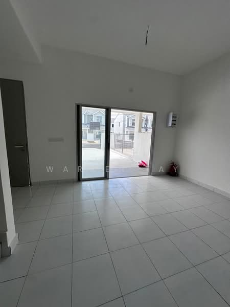 Meridin East untuk Untuk Disewa - RM 1,700 /bulan, Mac 2026 - Living Room - PropertyGuru.com.my