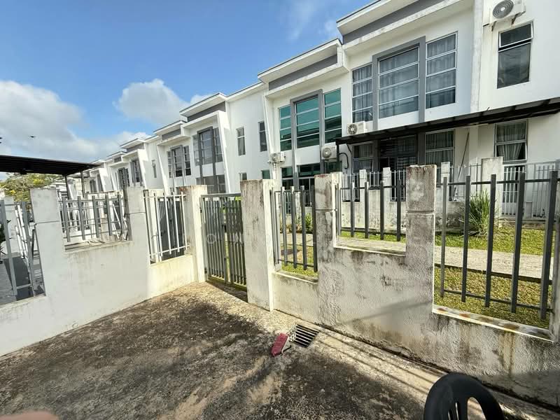 2.5-storey Terraced House for Sale in Bandar Seri Alam (Masai) - Fong Lik - Exterior - PropertyGuru.com.my
