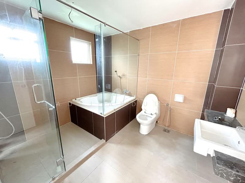 Beringin Avenue, Bandar Tun Hussein Onn untuk Untuk Dijual - RM 1,650,000, Mac 2026 - Bathroom - PropertyGuru.com.my