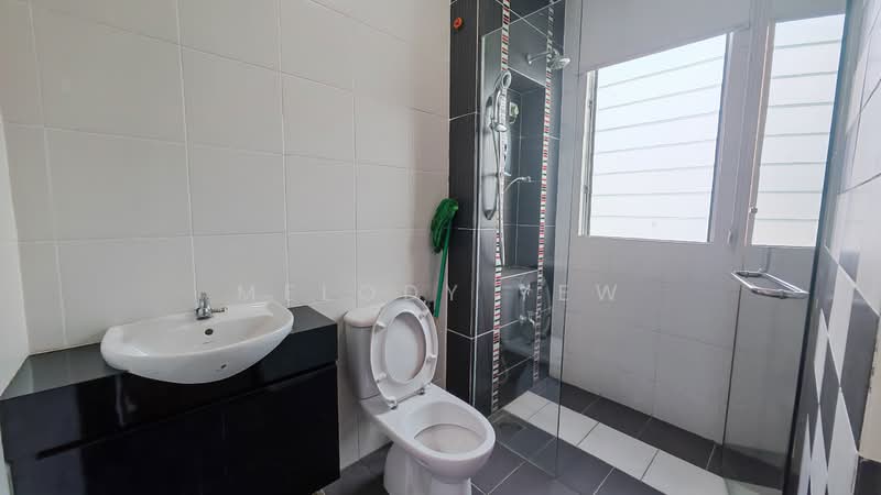 2.5-storey Terraced House for Sale in Taman Sutera Utama (Skudai) - Melody Yew - Bathroom - PropertyGuru.com.my