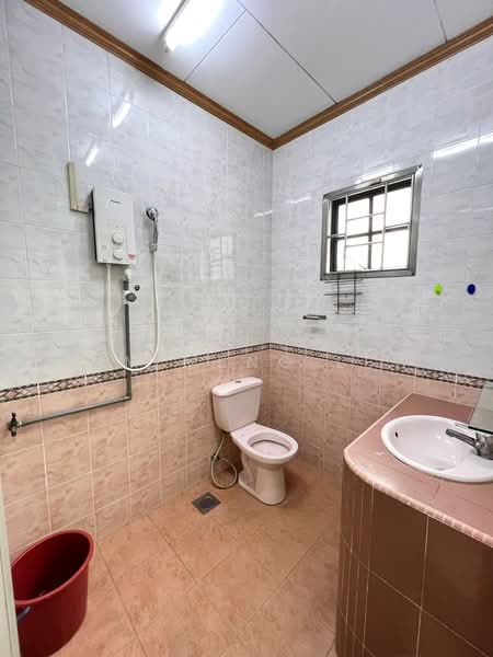 Taman Bukit Maluri untuk Untuk Disewa - RM 3,500 /bulan, Mac 2026 - Bathroom - PropertyGuru.com.my