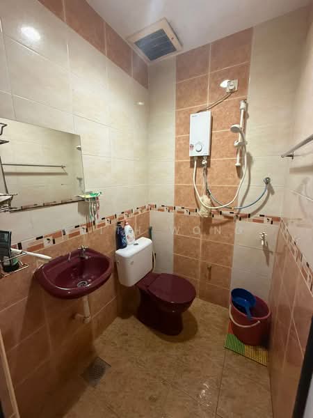 Terraced House for Sale in Taman Universiti (Skudai) - Keith Wong - Bathroom - PropertyGuru.com.my