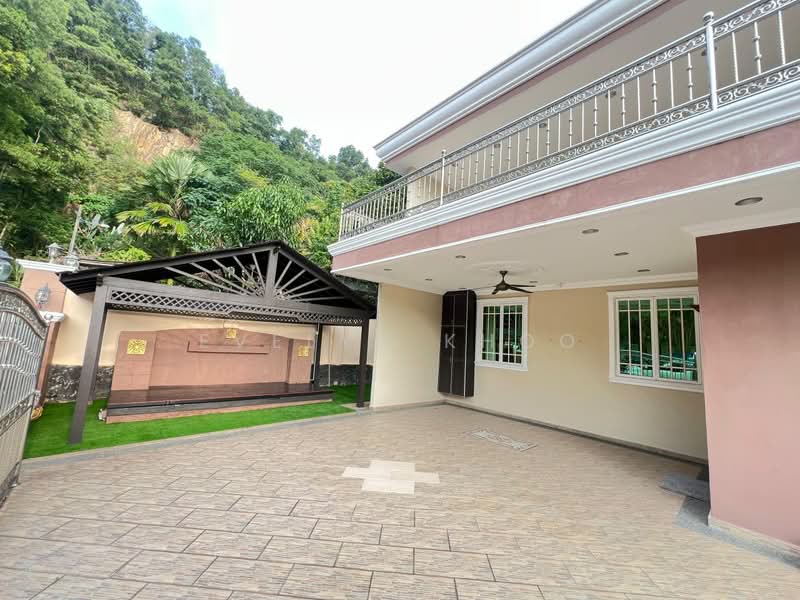 Semi-Detached House for Rent in Prima Ville (Rawang) - Evelyn Khoo - Car Porch - PropertyGuru.com.my