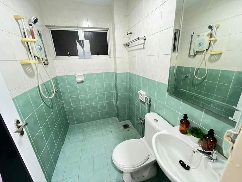 Semi-Detached House for Rent in Prima Ville (Rawang) - Evelyn Khoo - Bathroom - PropertyGuru.com.my
