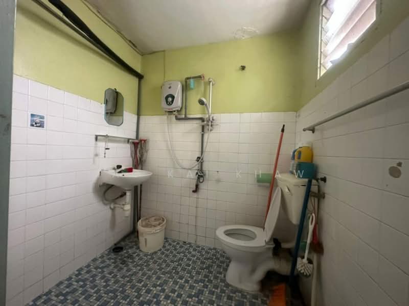 2-storey Terraced House for Sale in Teluk Gadong (Klang) - Hao Kai Khaw - Bathroom - PropertyGuru.com.my