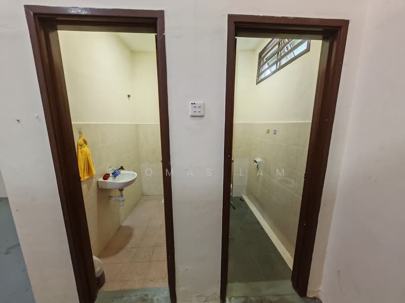 Taman Kota Laksamana untuk Untuk Disewa - RM 2,700 /bulan, Mac 2026 - Bathroom - PropertyGuru.com.my