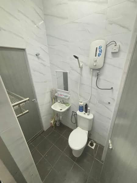 Rumah Teres untuk Dijual di Taman Indah Perdana (Kepong) - Amanda Ong - Bathroom - PropertyGuru.com.my