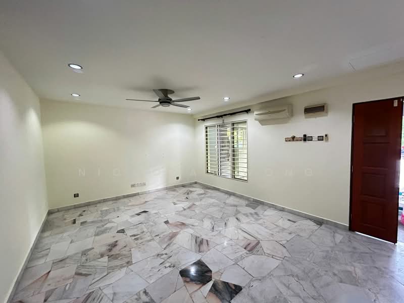 2-storey Terraced House for Sale in Taman Selayang Utama (Selayang) - nicholas wong - Living Room - PropertyGuru.com.my