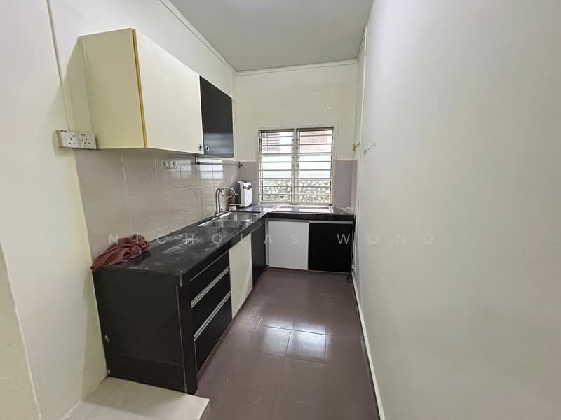 2-storey Terraced House for Sale in Taman Selayang Utama (Selayang) - nicholas wong - Kitchen - PropertyGuru.com.my