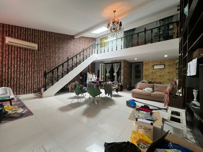 1.5-storey Terraced House for Rent in Taman Pelangi (Johor Bahru) - Daniel Lim - Living Room - PropertyGuru.com.my