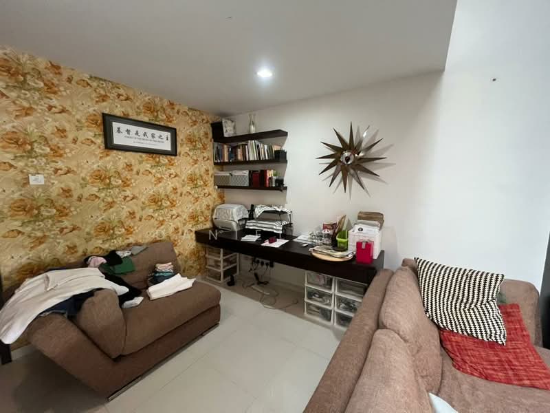 1.5-storey Terraced House for Rent in Taman Pelangi (Johor Bahru) - Daniel Lim - Study - PropertyGuru.com.my