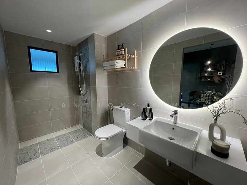 Service Residence for Sale at The Vybe - Anthony Lim - Bathroom - PropertyGuru.com.my