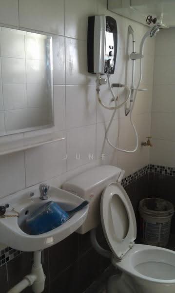 Pangsapuri untuk Dijual di H5 Apartment - June Ang - Bathroom - PropertyGuru.com.my