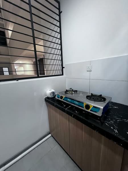 Savvy @ Riana Dutamas untuk Untuk Disewa - RM 2,200 /bulan, Mac 2026 - Kitchen - PropertyGuru.com.my