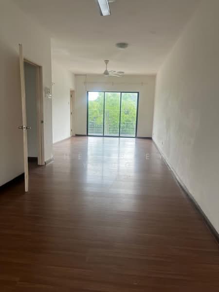 3-storey Terraced House for Sale in Sungai Besi (Kuala Lumpur) - Khengsley Yong - Living Room - PropertyGuru.com.my