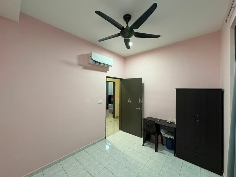 Condominium for Sale at The Henge - BC TAN - Bedroom - PropertyGuru.com.my