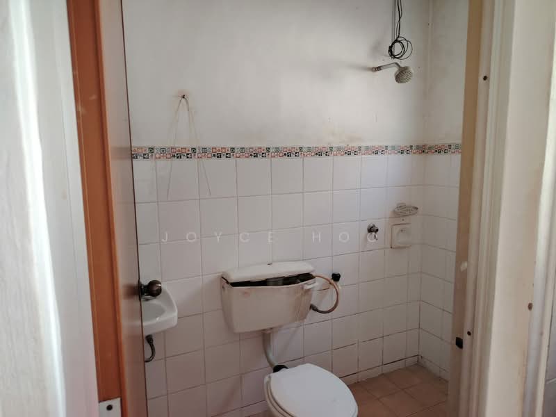 Taman Puchong Hartamas untuk Untuk Dijual - RM 780,000, Apr 2026 - Bathroom - PropertyGuru.com.my