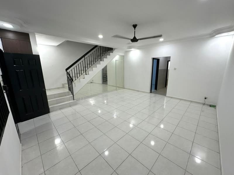 Taman Setia Indah untuk Untuk Disewa - RM 2,500 /bulan, Mac 2026 - Living Room - PropertyGuru.com.my