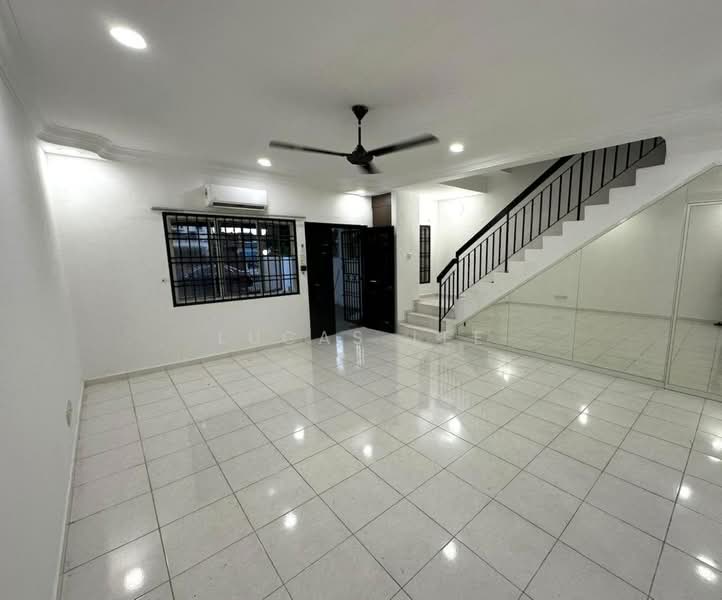Taman Setia Indah untuk Untuk Disewa - RM 2,500 /bulan, Mac 2026 - Living Room - PropertyGuru.com.my