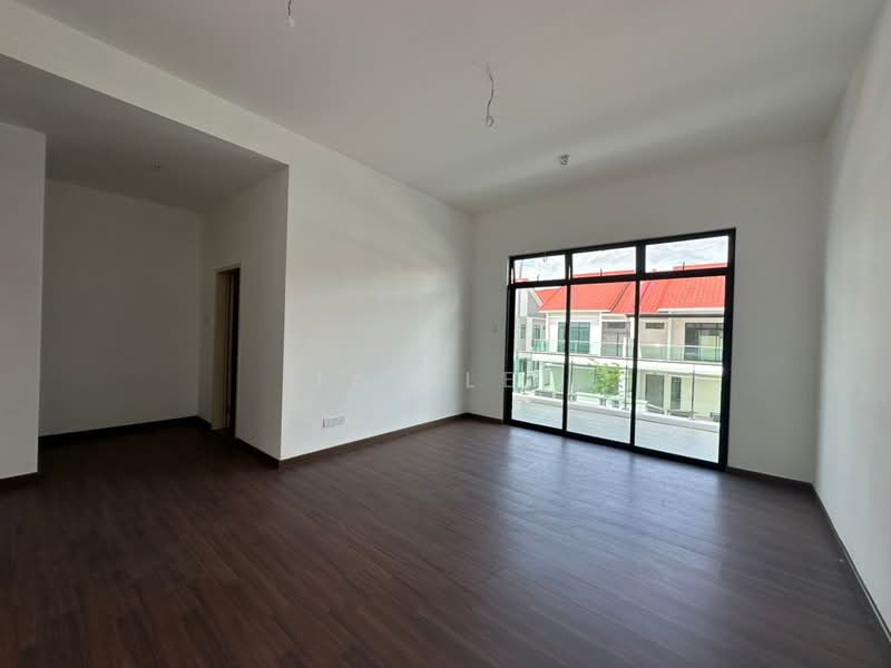 Semi-Detached House for Sale in Taman Mount Austin (Tebrau) - Jaz Lee - PropertyGuru.com.my
