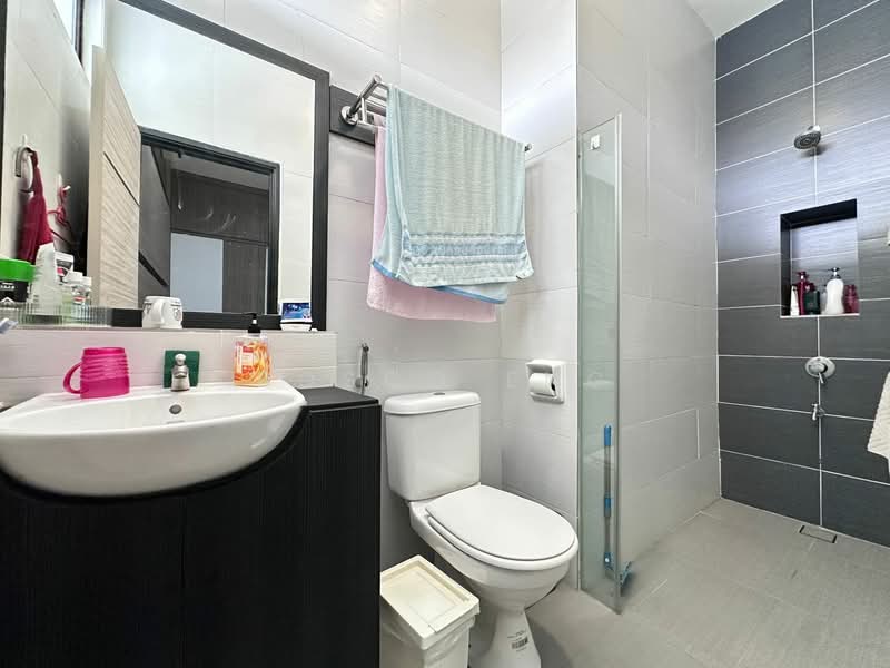 Cluster House for Sale in Johor Bahru (Johor) - Bosco Eng - Bathroom - PropertyGuru.com.my