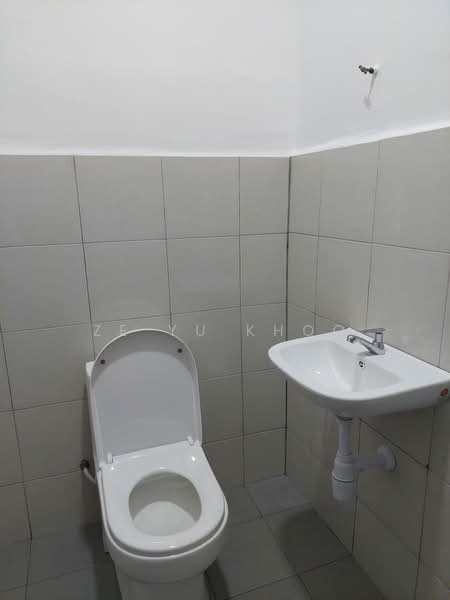 Terraced House for Rent in Kajang (Selangor) - Ze Yu Khoo - Bathroom - PropertyGuru.com.my