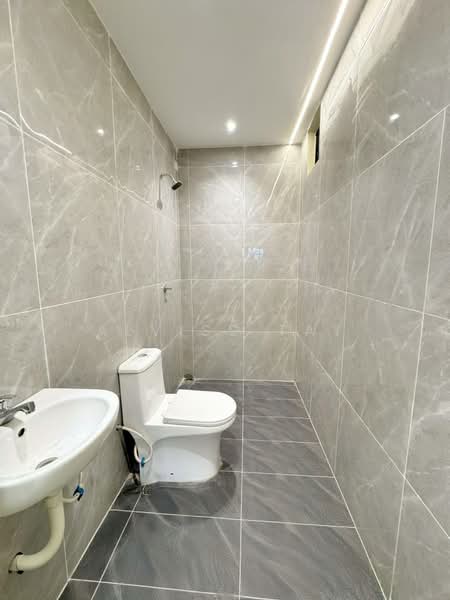 2-storey Terraced House for Sale in Taman Skudai Baru (Skudai) - Alviss Tay - Bathroom - PropertyGuru.com.my