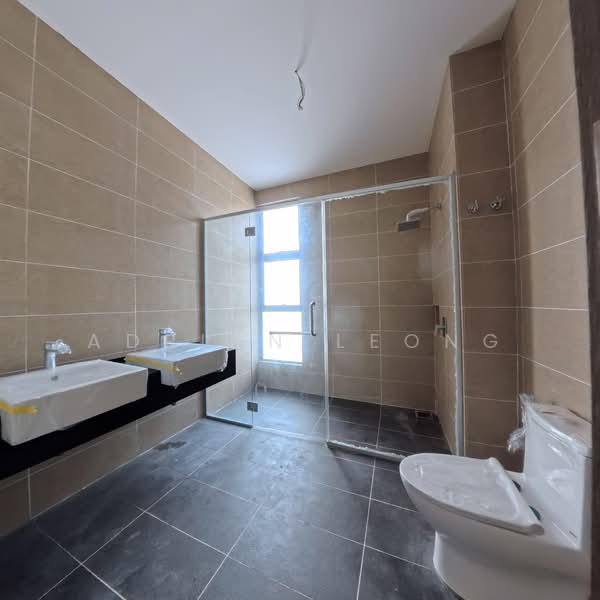 Semi-Detached House for Sale in Bandar Kinrara Seksyen 8 (Bandar Kinrara) - Adrian Leong - Bathroom - PropertyGuru.com.my