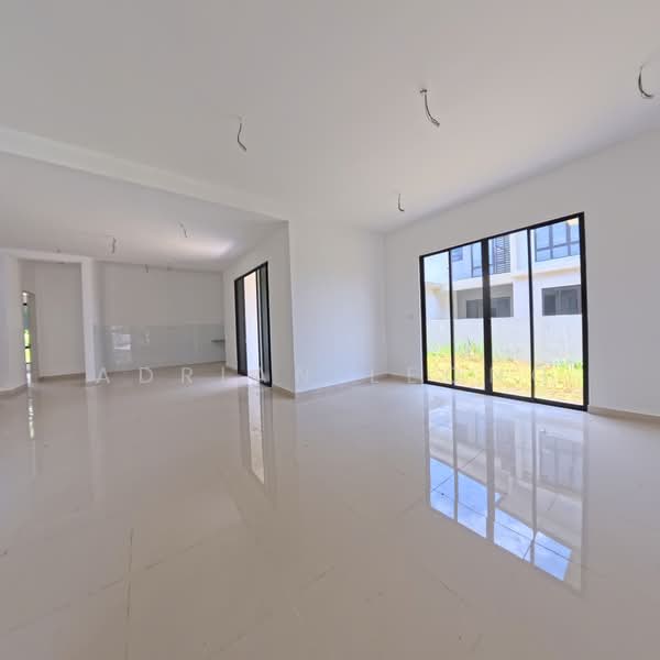 Semi-Detached House for Sale in Bandar Kinrara Seksyen 8 (Bandar Kinrara) - Adrian Leong - Living Room - PropertyGuru.com.my