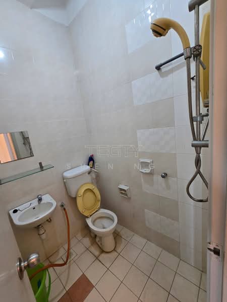 2-storey Terraced House for Rent in Setia Impian (Setia Alam) - Suen Ng - Bathroom - PropertyGuru.com.my